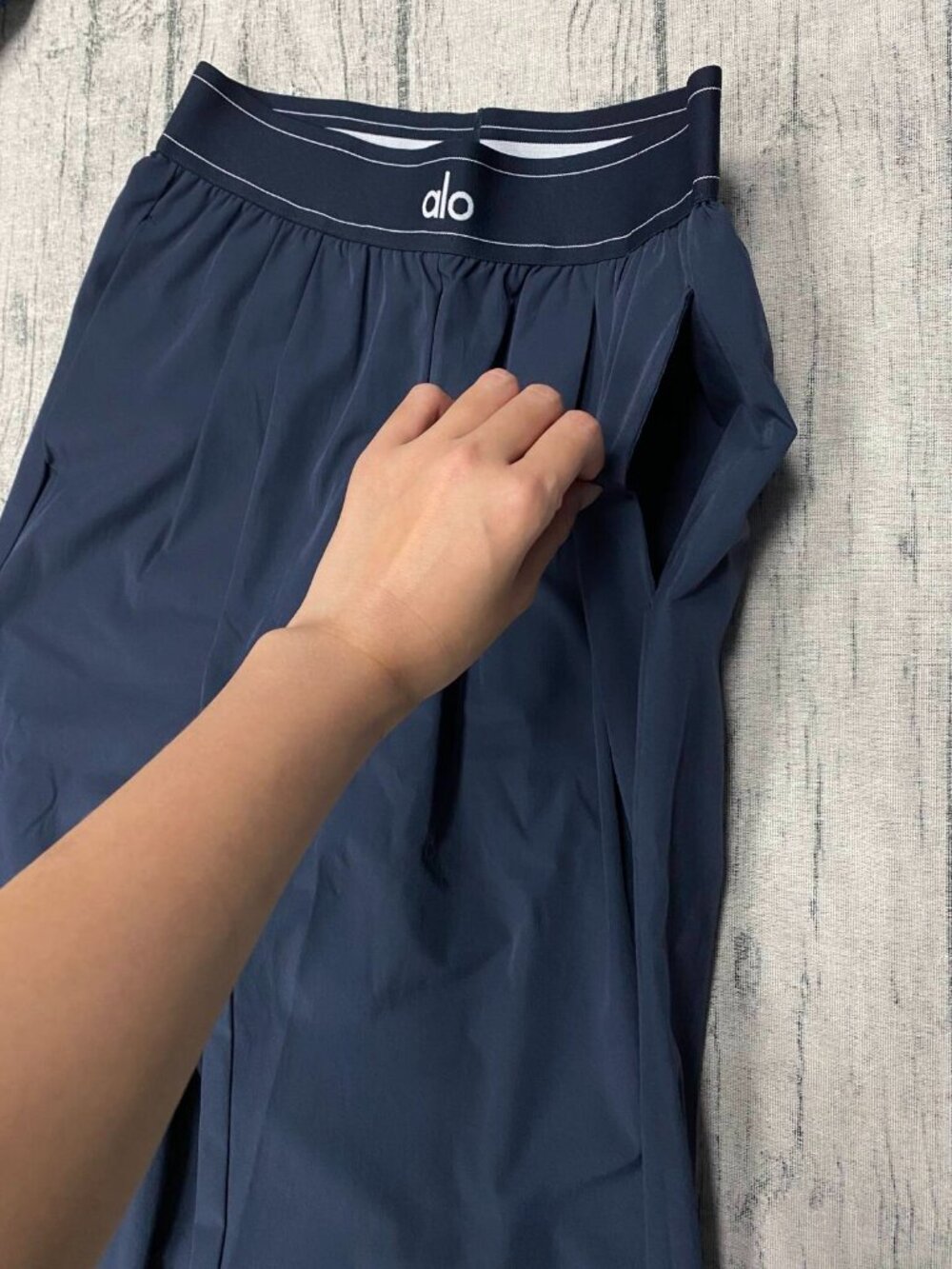 ALO Yoga Suit Up Trouser|Navy Blue (Regular)😄Wide Leg|Chic|Length 30" Inseam😆 - Picture 4 of 8